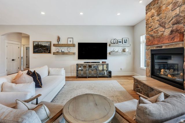 127 W WINDSONG, Pleasant Grove, UT 84062
