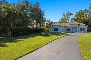 152 14th AVE NW, Naples, FL 34120