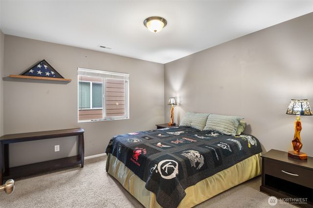 18734 105th Lane E, Puyallup, WA 98374