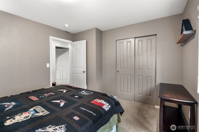 18734 105th Lane E, Puyallup, WA 98374