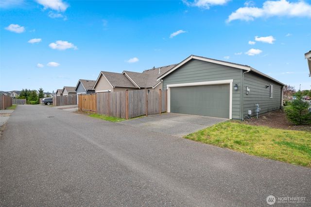 18734 105th Lane E, Puyallup, WA 98374