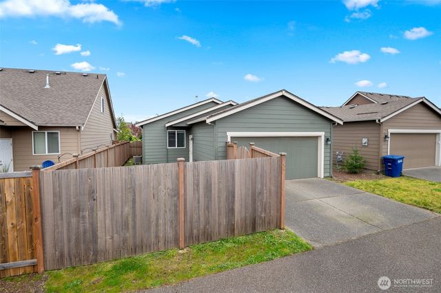 18734 105th Lane E, Puyallup, WA 98374