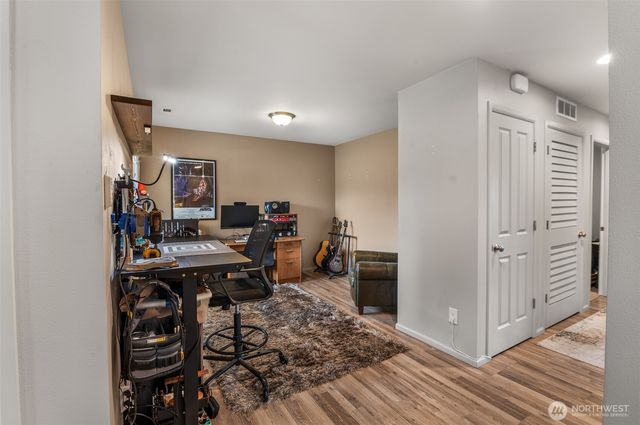 18734 105th Lane E, Puyallup, WA 98374