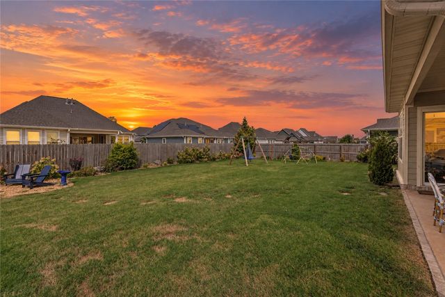 2812 S 20th Street, Rogers, AR 72758