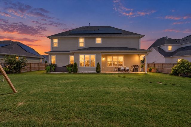 2812 S 20th Street, Rogers, AR 72758