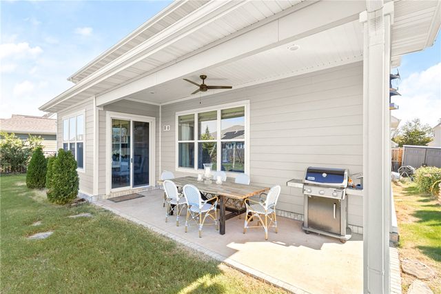 2812 S 20th Street, Rogers, AR 72758