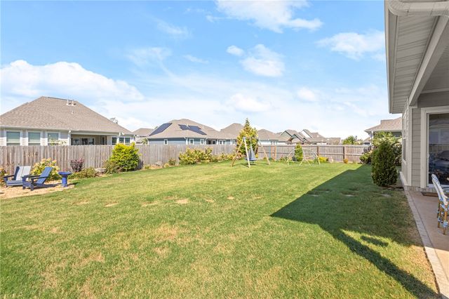 2812 S 20th Street, Rogers, AR 72758