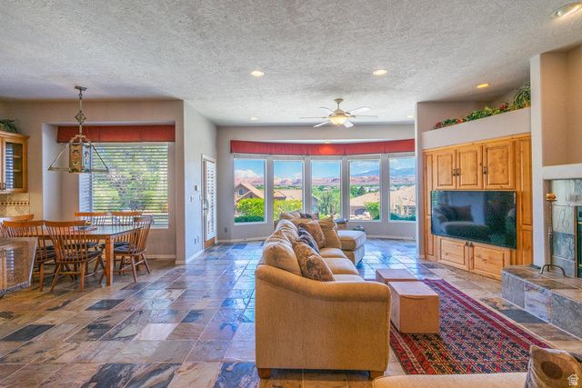 2578 W DESERT SPRINGS RD, St. George, UT 84770