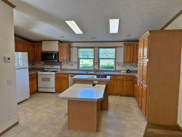 10215 E Royal, Stanwood, MI 49346