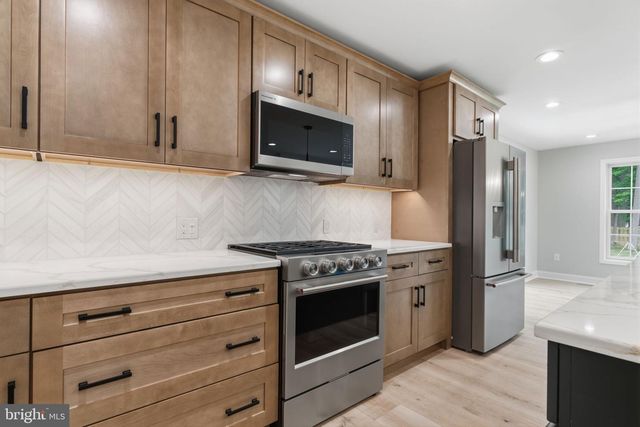 151 E HIGHLAND AVE, Langhorne, PA 19047