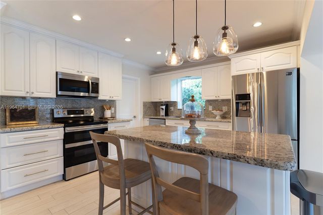 7901 SW 97th Pl, Miami, FL 33173