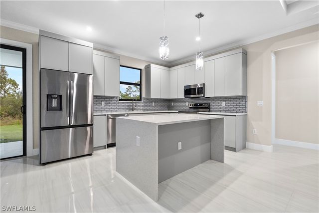 2997 28th AVE SE, Naples, FL 34117