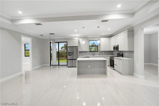 2997 28th AVE SE, Naples, FL 34117