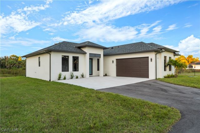 2997 28th AVE SE, Naples, FL 34117