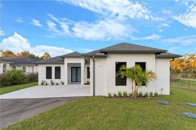 2997 28th AVE SE, Naples, FL 34117