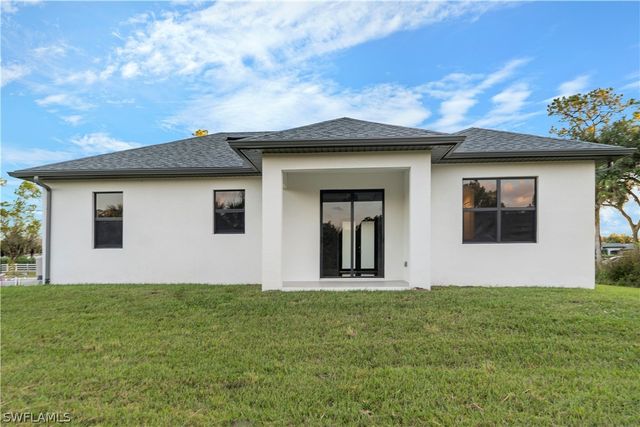 2997 28th AVE SE, Naples, FL 34117