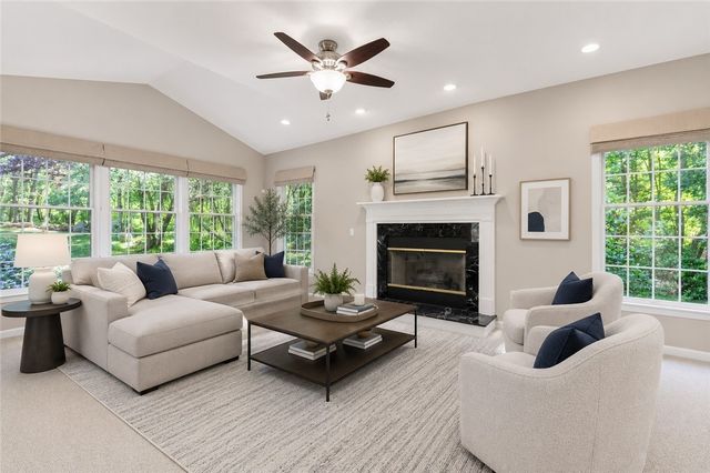 11 Prides Crossing Lane, North Kingstown, RI 02874