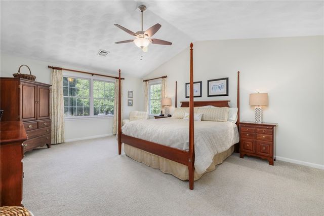 11 Prides Crossing Lane, North Kingstown, RI 02874