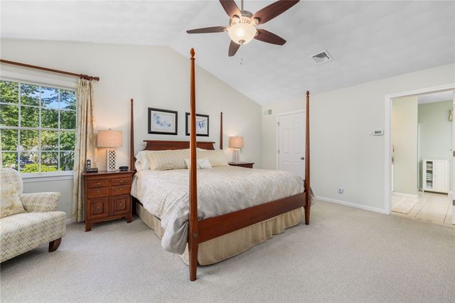 11 Prides Crossing Lane, North Kingstown, RI 02874
