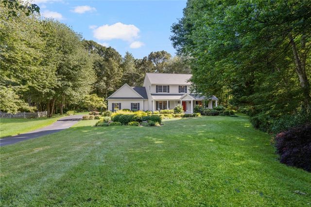 11 Prides Crossing Lane, North Kingstown, RI 02874