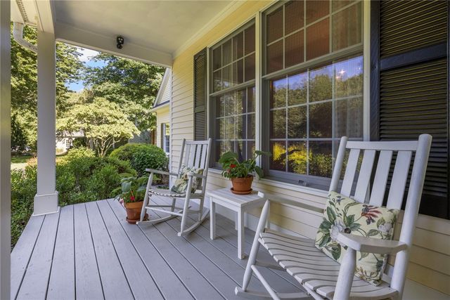 11 Prides Crossing Lane, North Kingstown, RI 02874