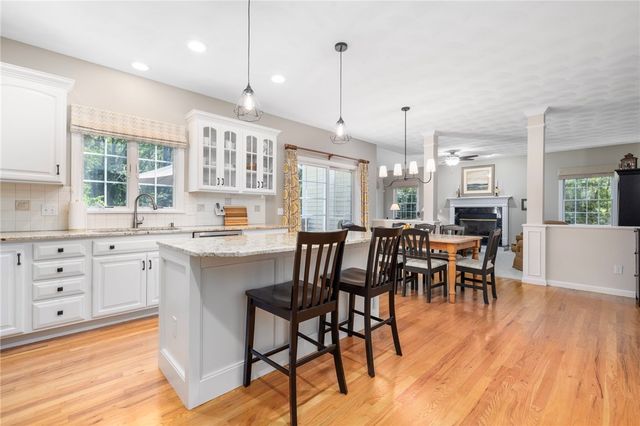 11 Prides Crossing Lane, North Kingstown, RI 02874