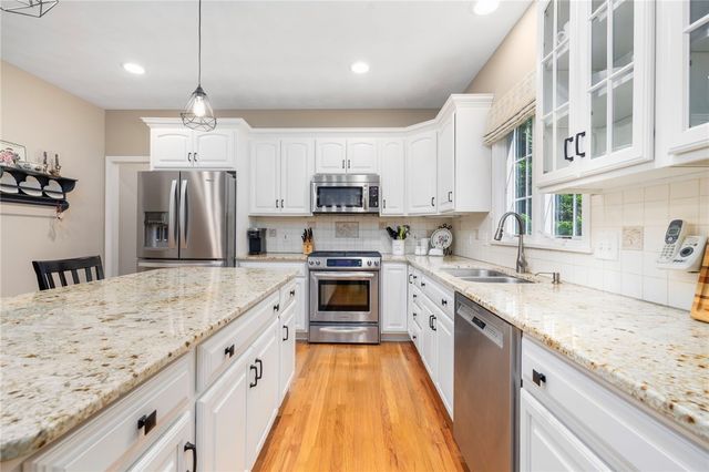 11 Prides Crossing Lane, North Kingstown, RI 02874