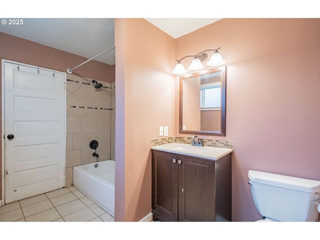 3915 I St, Vancouver, WA 98663