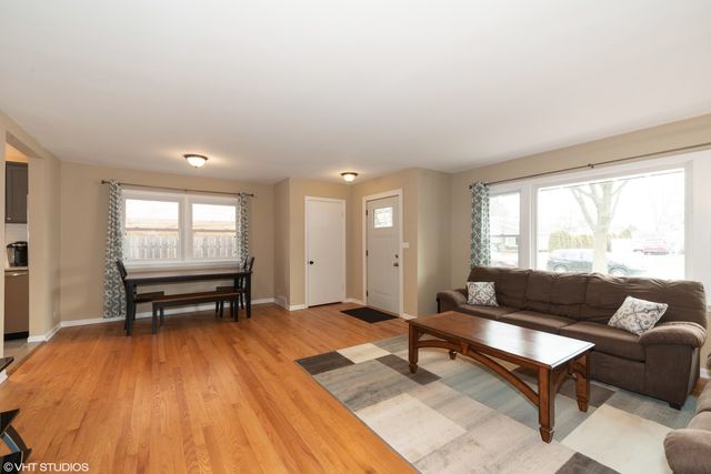 285 N Ridgeland Avenue, Elmhurst, IL 60126