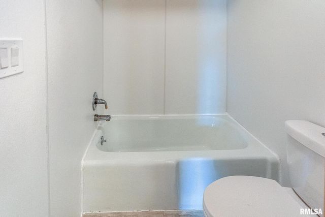 333 N LAKEVIEW Drive, Salem, IL 62881