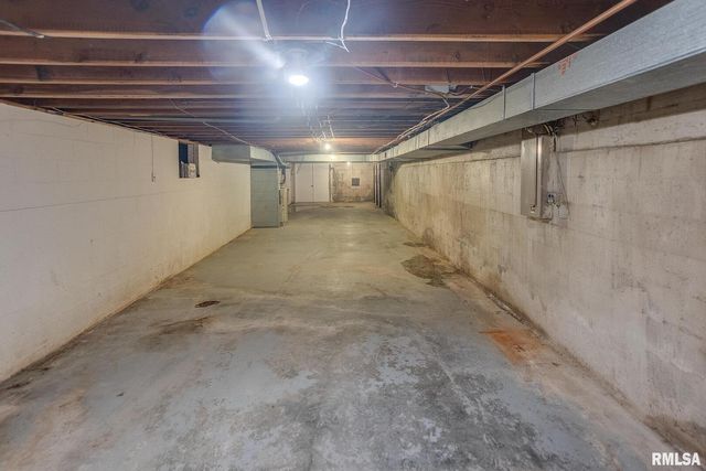 333 N LAKEVIEW Drive, Salem, IL 62881