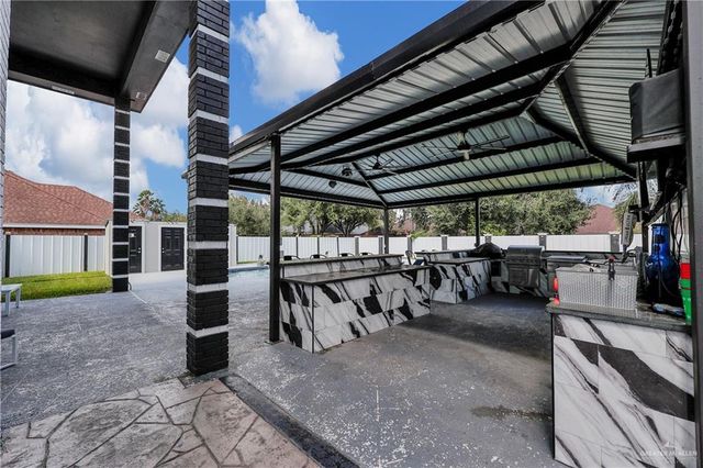 2210 Highland Drive, Weslaco, TX 78599