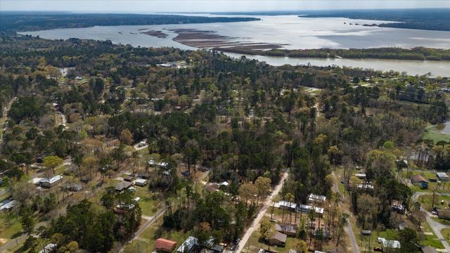 180 Elm Trail, Trinity, TX 75862