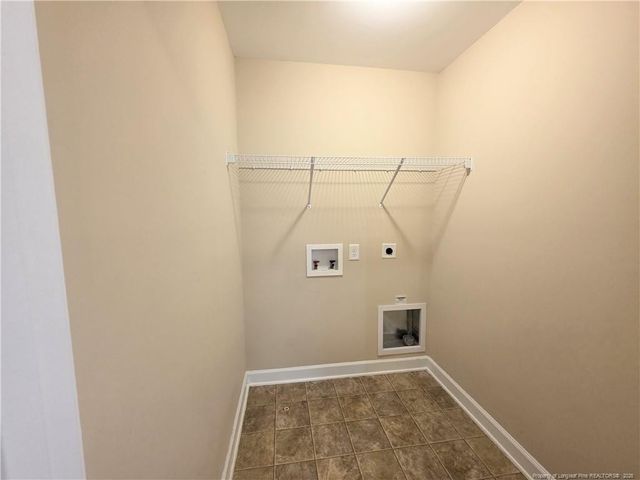 389 Roanoke Drive, Raeford, NC 28376