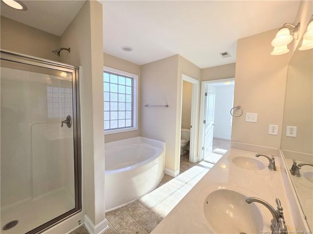 389 Roanoke Drive, Raeford, NC 28376