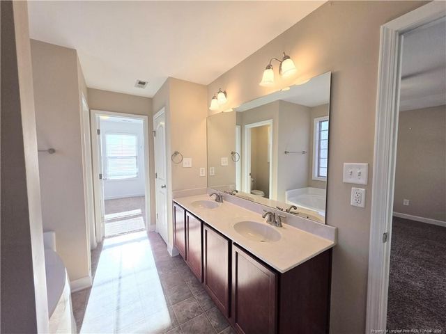 389 Roanoke Drive, Raeford, NC 28376