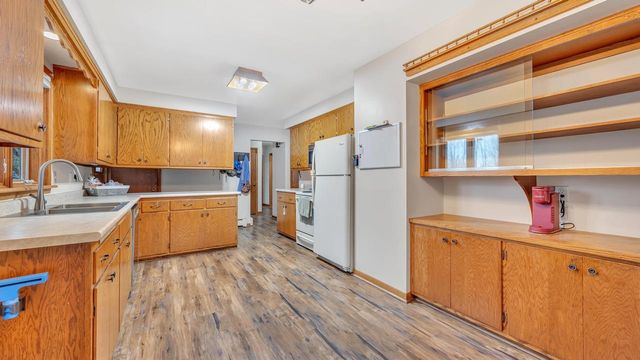 851 Linden STREET, Cleveland, WI 53015