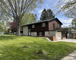 851 Linden STREET, Cleveland, WI 53015