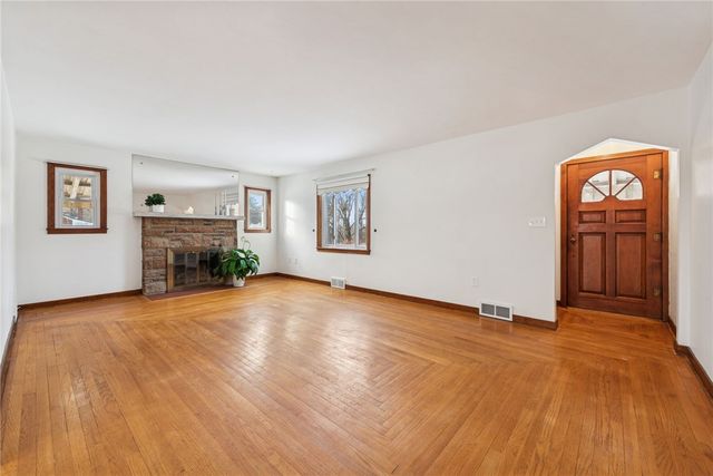 113 Oak Manor Drive, Harrison Twp, PA 15065