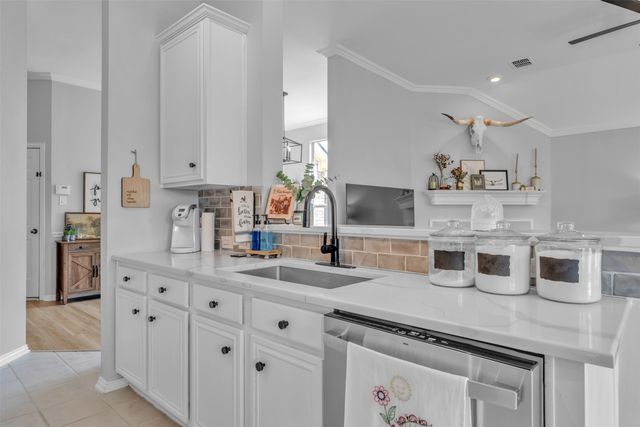 510 Dover Park Trail, Mansfield, TX 76063