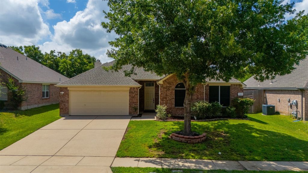 510 Dover Park Trail, Mansfield, TX 76063