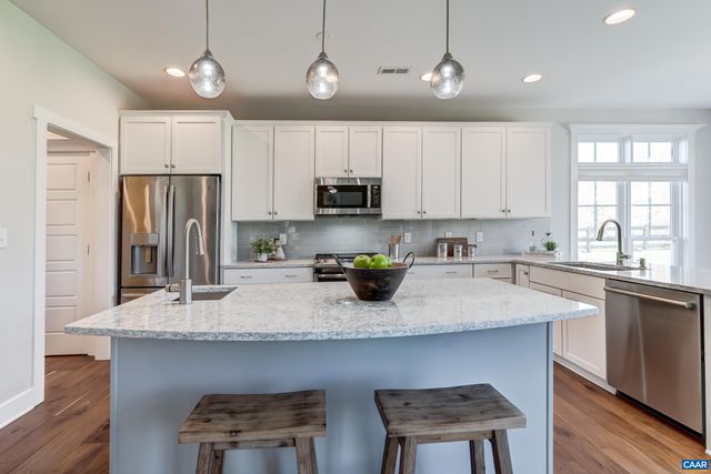 7659 BIRCHWOOD HILL RD, Crozet, VA 22932