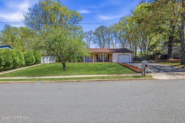 41 Marginal Road, Jackson, NJ 08527