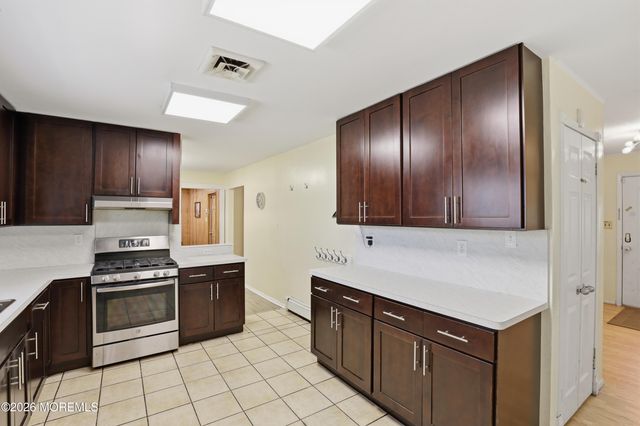 41 Marginal Road, Jackson, NJ 08527