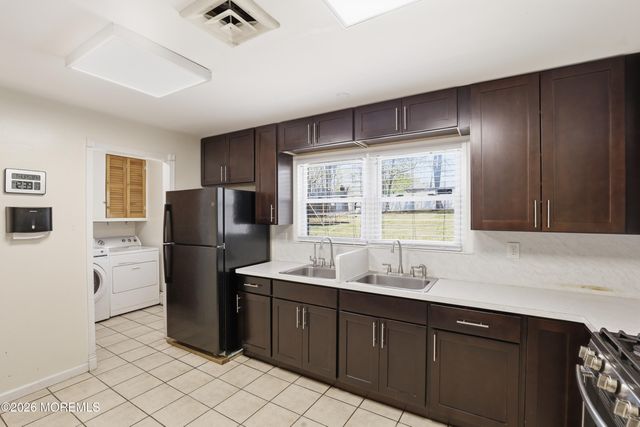 41 Marginal Road, Jackson, NJ 08527