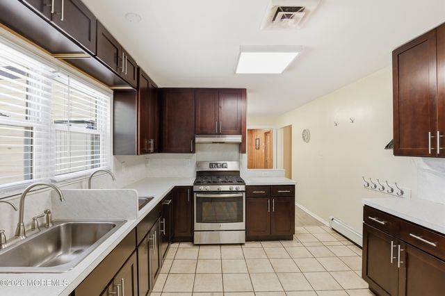 41 Marginal Road, Jackson, NJ 08527