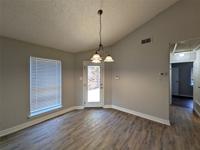 323 Teakwood Lane, Lewisville, TX 75067