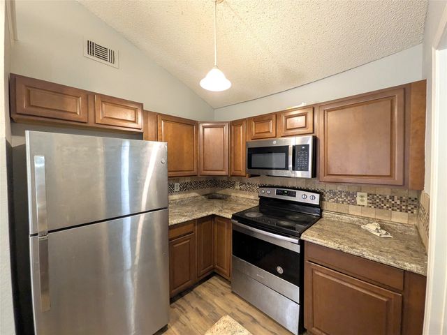 323 Teakwood Lane, Lewisville, TX 75067