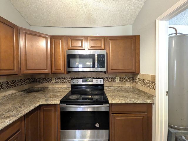 323 Teakwood Lane, Lewisville, TX 75067