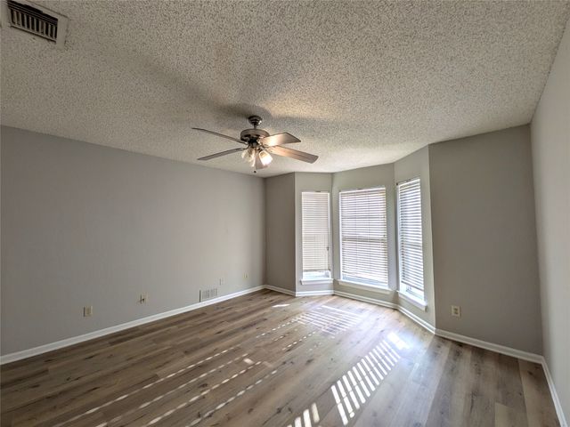 323 Teakwood Lane, Lewisville, TX 75067